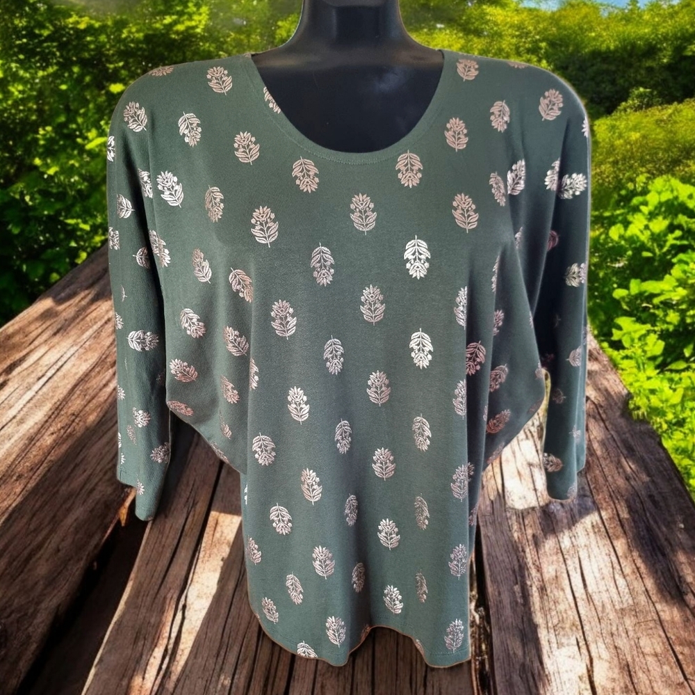Kim & Cami Elegant Green & Bronze Metallic Floral Raglan Sleeves Women's Top